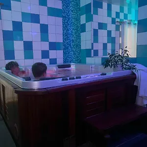 En Entrée De Avec Balneo Appartement